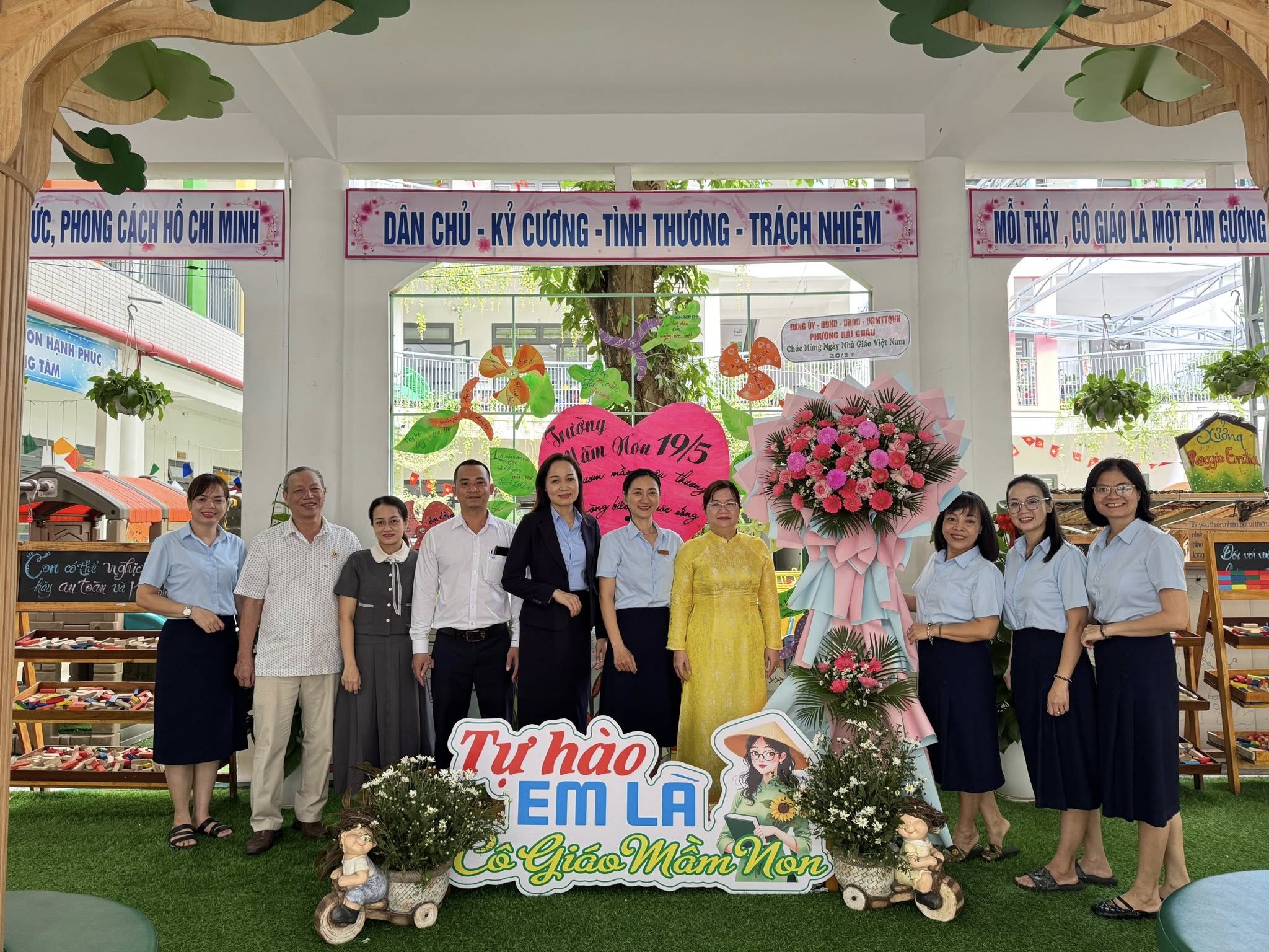 Thông tin giáo dục