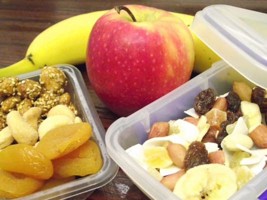 Healthy snacks for golfers