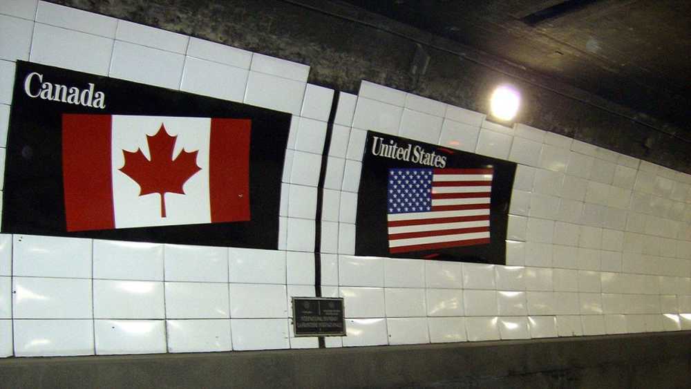 1024px-DetroitWindsorTunnelbordercrossing.jpg 1024px-DetroitWindsorTunnelbordercrossing.jpg