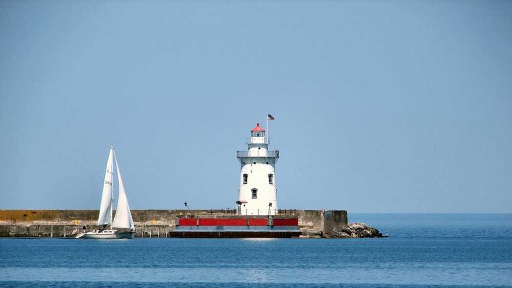 harbor.beach.light.jpg harbor.beach.light.jpg