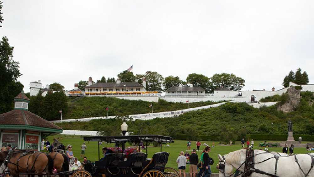 Fort Mackinac and horsecarrriages Fort Mackinac and horsecarrriages