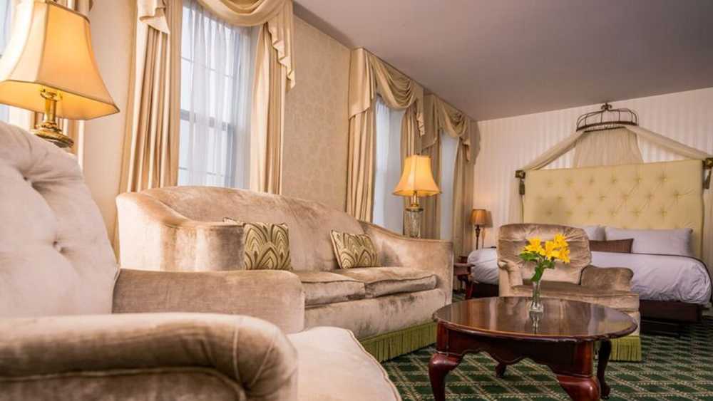 Landmark.Inn.Rooms.2.jpg Landmark.Inn.Rooms.2.jpg