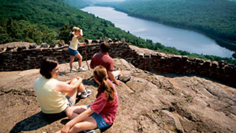 Lake of the Clouds Overlook Lake of the Clouds Overlook