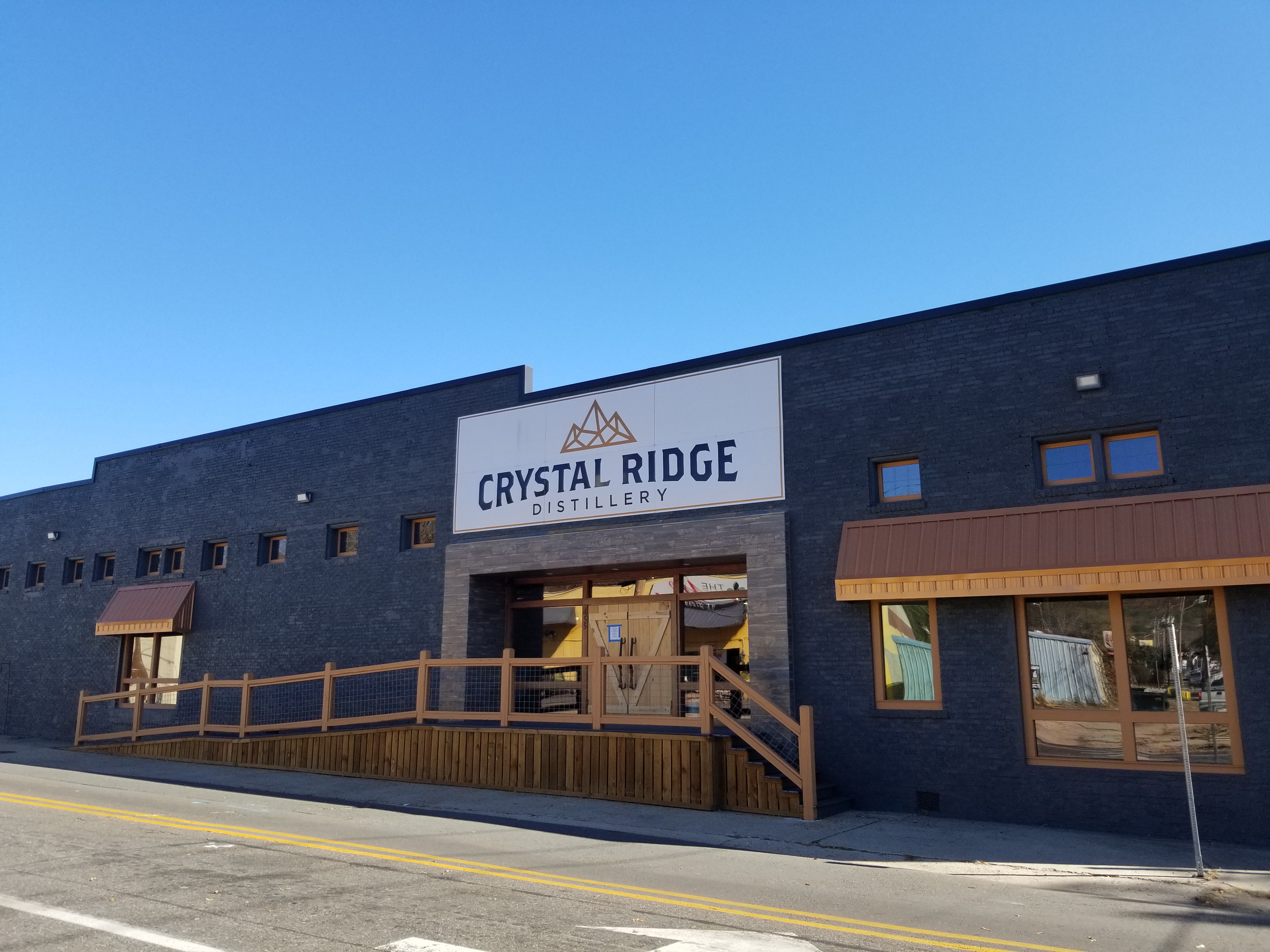 Exterior view of Crystal Ridge Distillery in Hot Springs, Arkansas