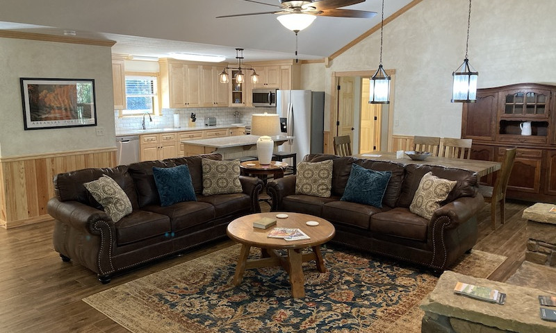 Luxury lakeside cottages at Iron Mountain Lodge & Marina on DeGray Lake, Arkansas