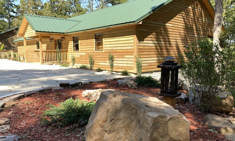 Luxury lakeside cottages at Iron Mountain Lodge & Marina on DeGray Lake, Arkansas