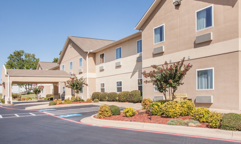 Days Inn & Suites by Wyndham