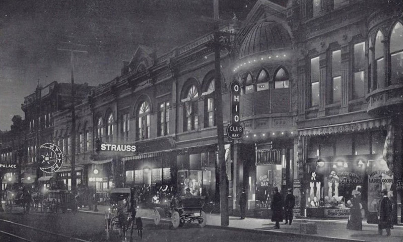 Vintage photo of south Central Avenue in Hot Springs.