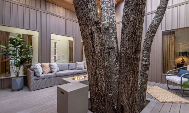 Tree House Outside Atrium at Nature's Loft near Buffalo National River