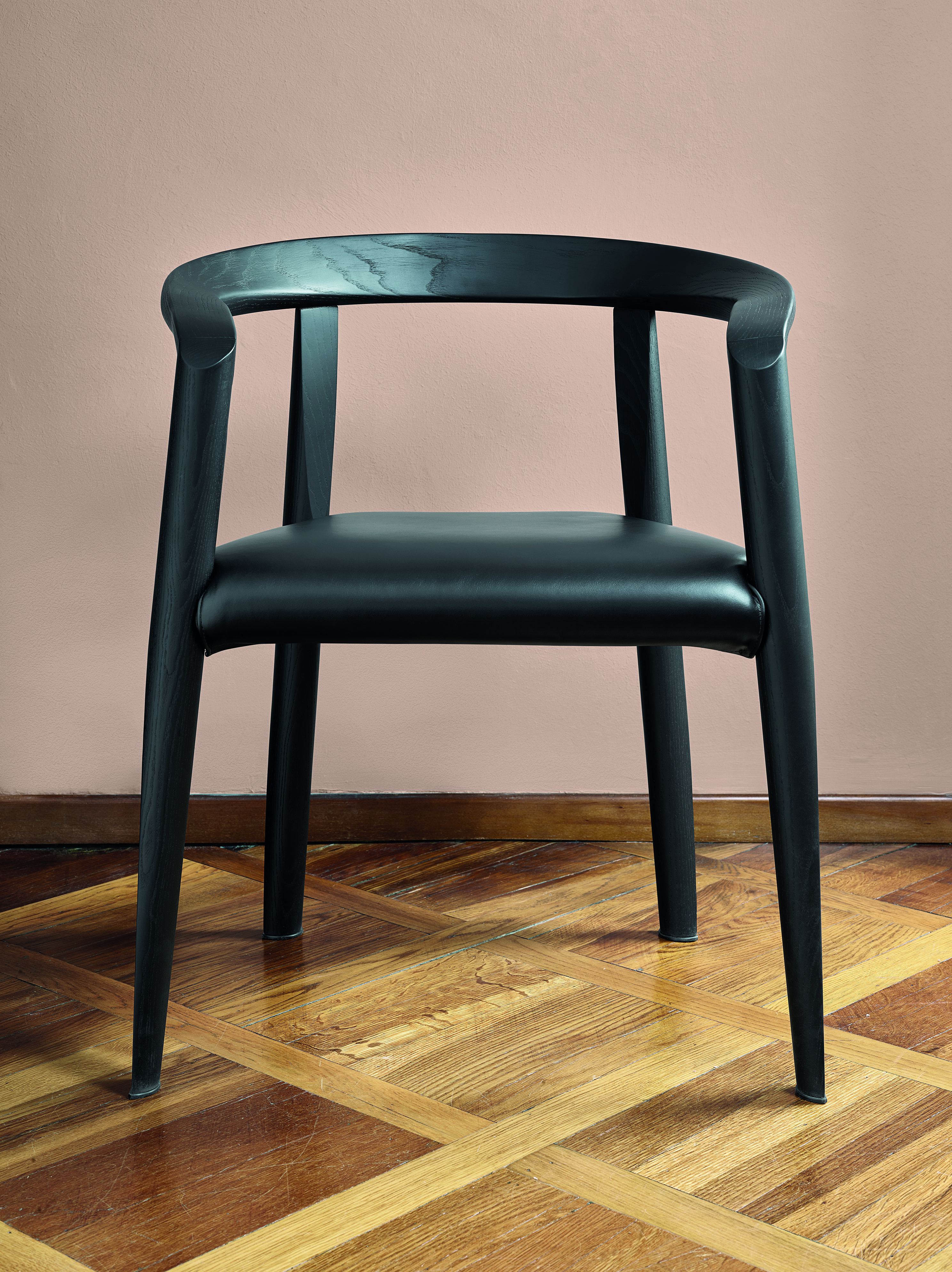 Molteni | OUTLINE | Molteni&C