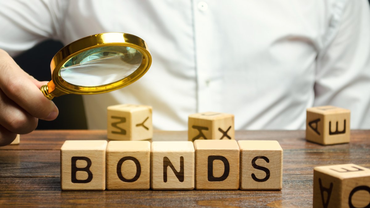 http://res.cloudinary.com/momentum-media-group-pty-ltd/image/upload/v1/Money%20Management/bonds-mm_t8pk1y.jpg