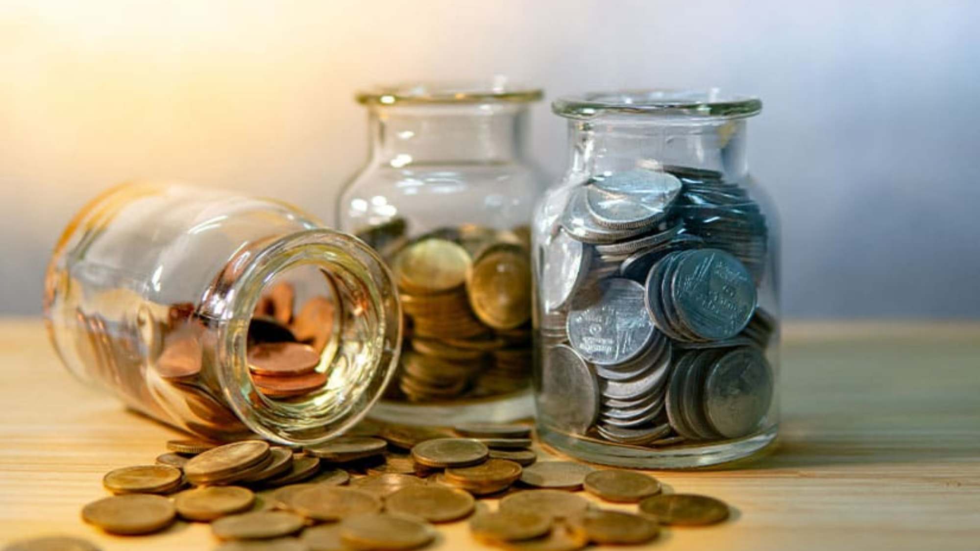 http://res.cloudinary.com/momentum-media-group-pty-ltd/image/upload/v1/Money%20Management/coin-jars-super-mm_nlm38d.jpg