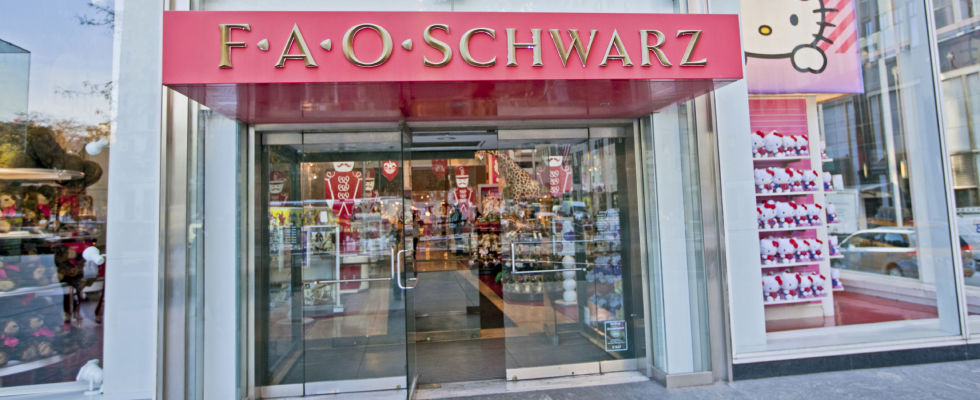Mommy Nearest - FAO Schwarz to Close Flagship Store on Fifth Avenue
