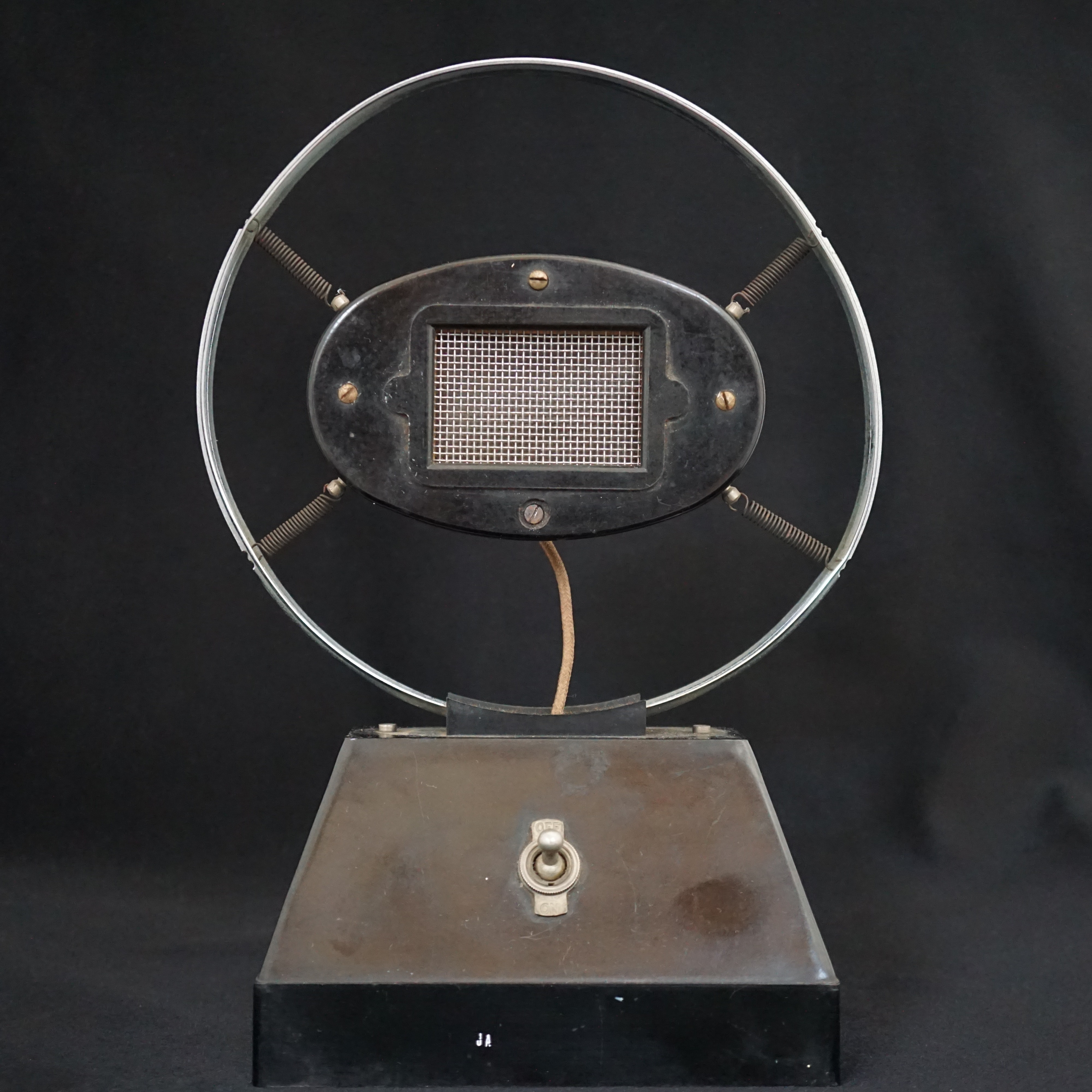 Bowyer-Lowe & A.E.D Ltd. Carbon Microphone