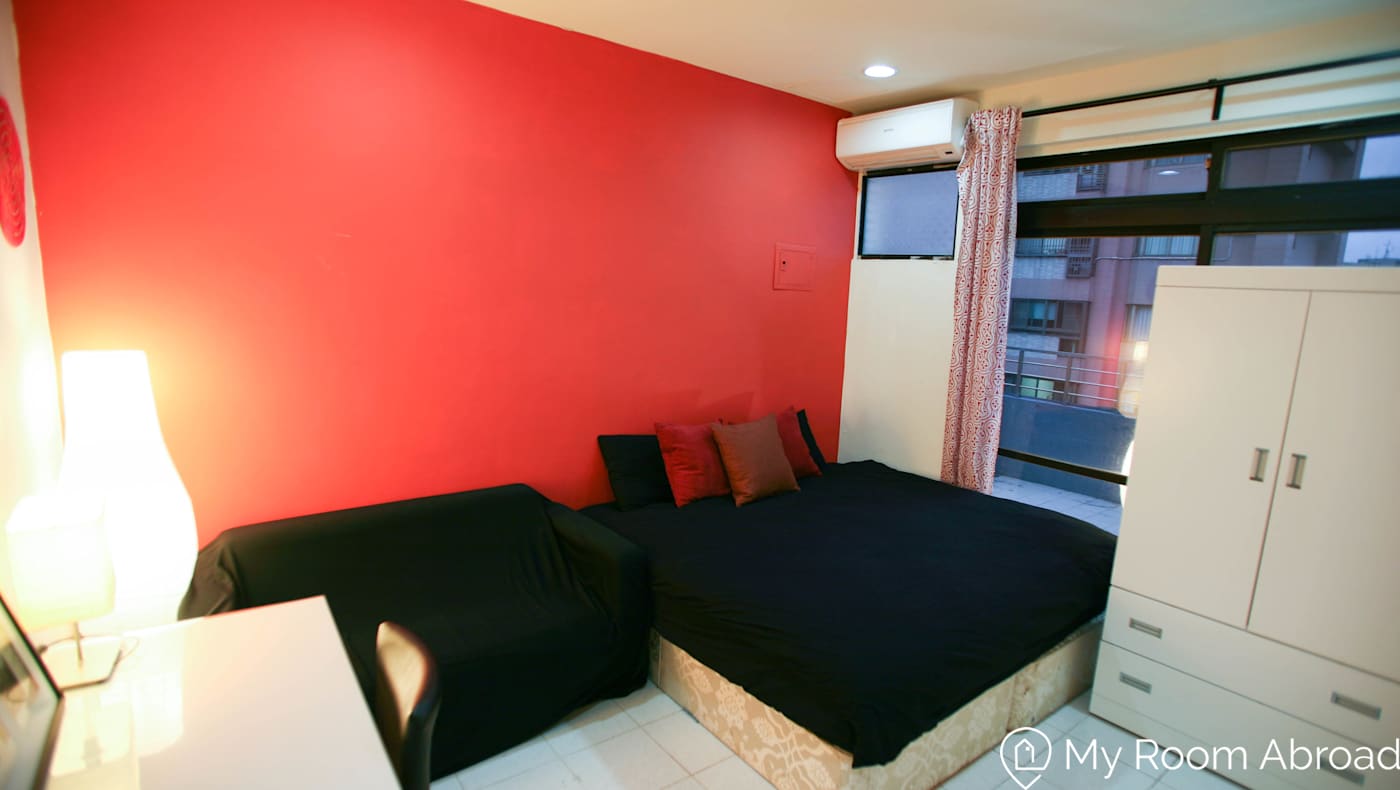 Big and bright double bedroom with private access to terrace Taipei Apartment for rent