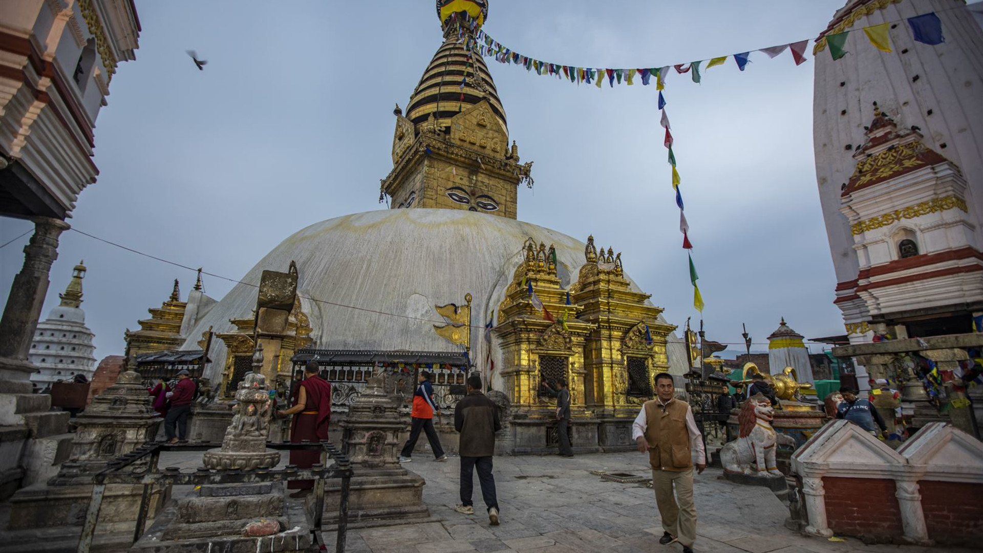 Click to view large image Nepal: Mountains and Temples