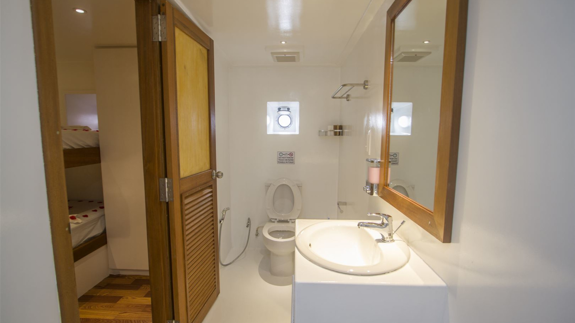 Click to view large image Maldives Dhoni Explorer