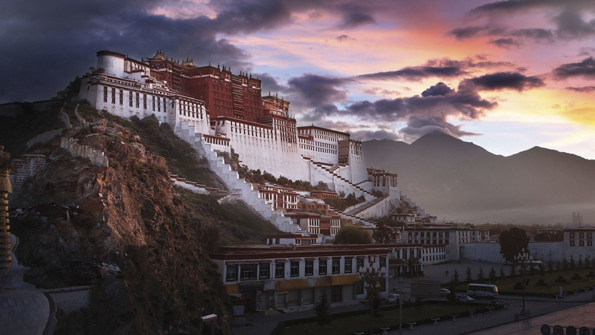 Click to view large image Essential Tibet