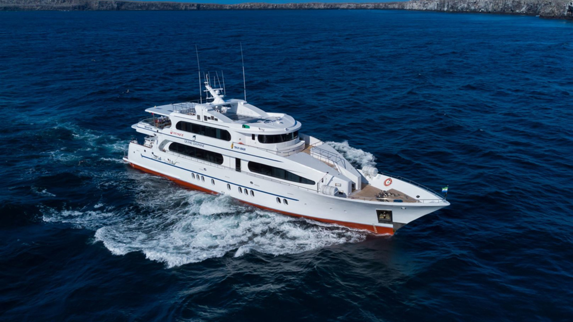 Click to view large image Complete Galapagos (Grand Daphne)