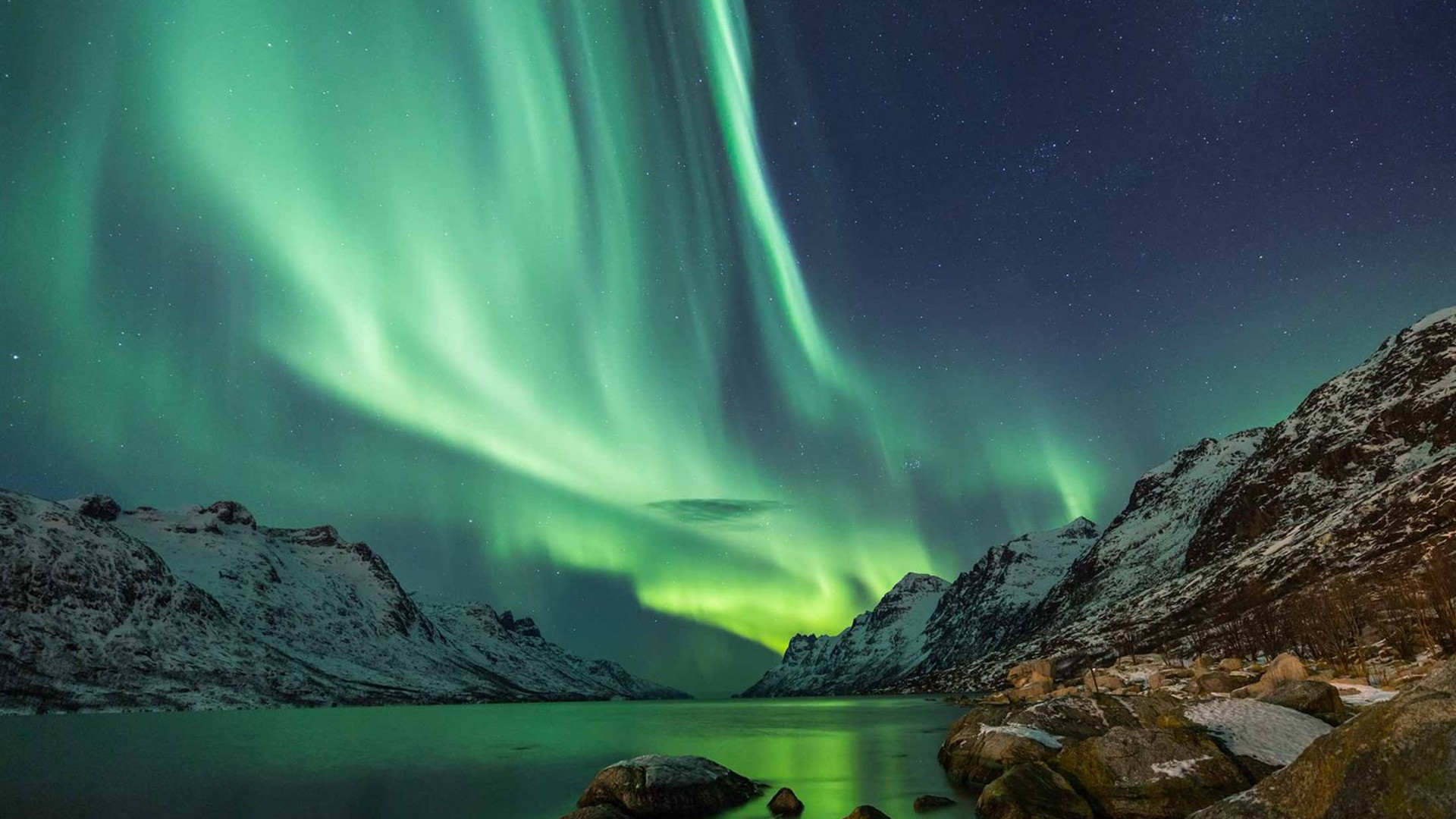 Click to view large image Premium Iceland in Winter