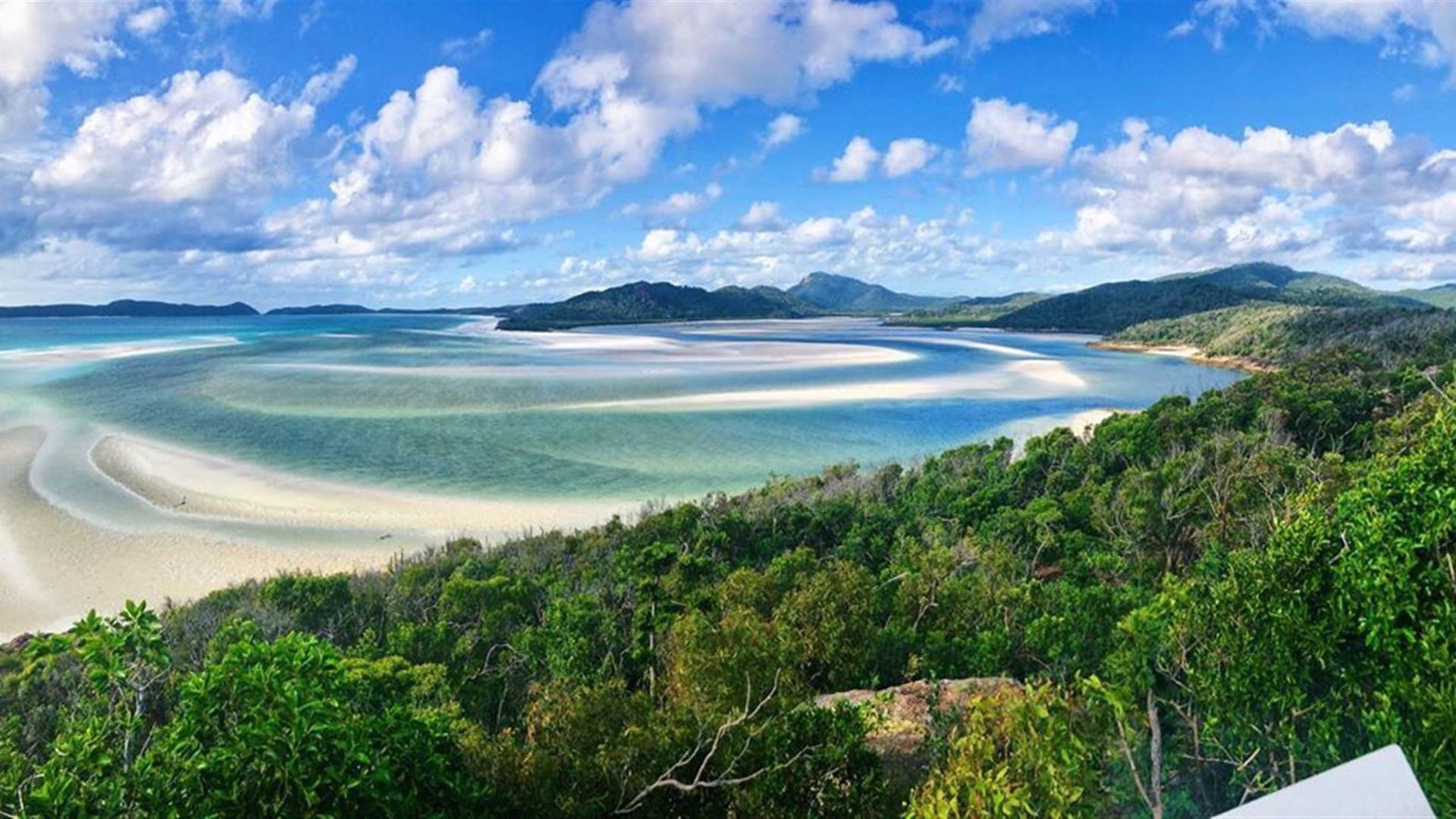 Click to view large image Brisbane to Cairns Experience: Sand Dunes & the Whitsundays