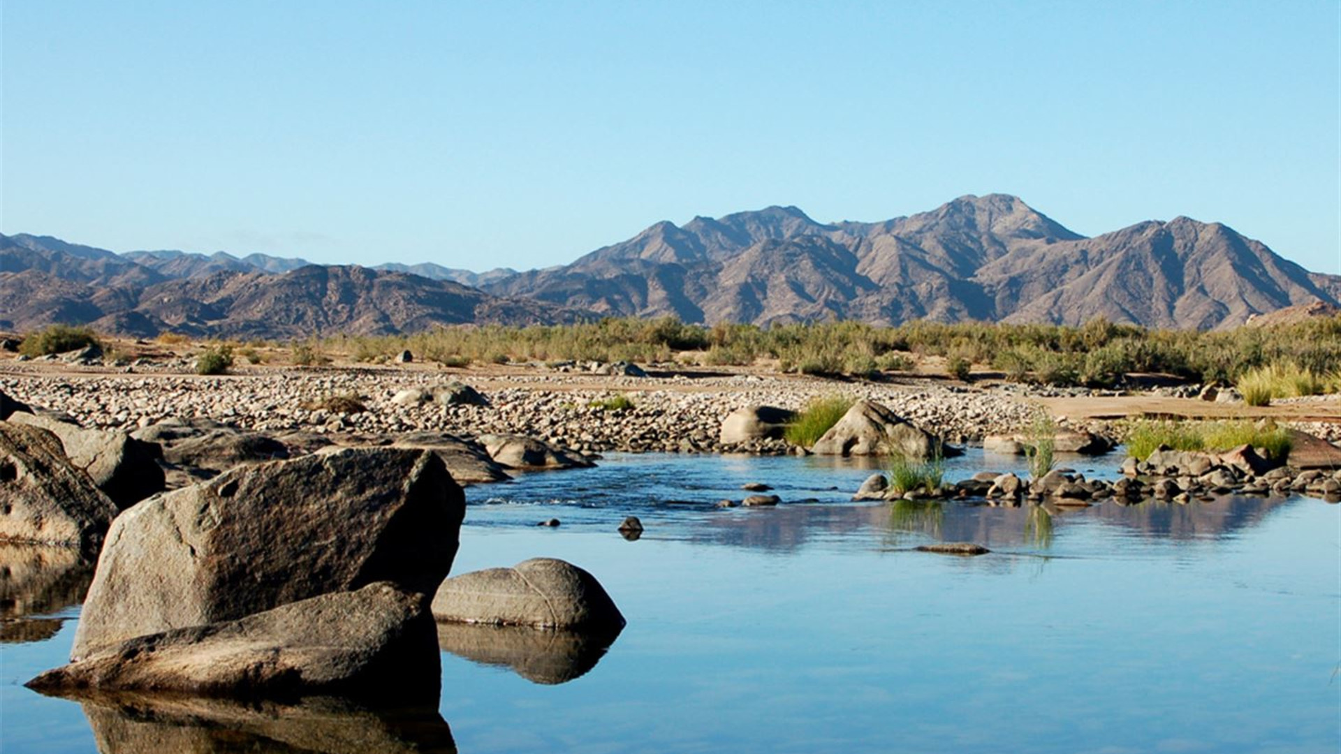 Click to view large image Dunes, Deltas & Falls Discoverer