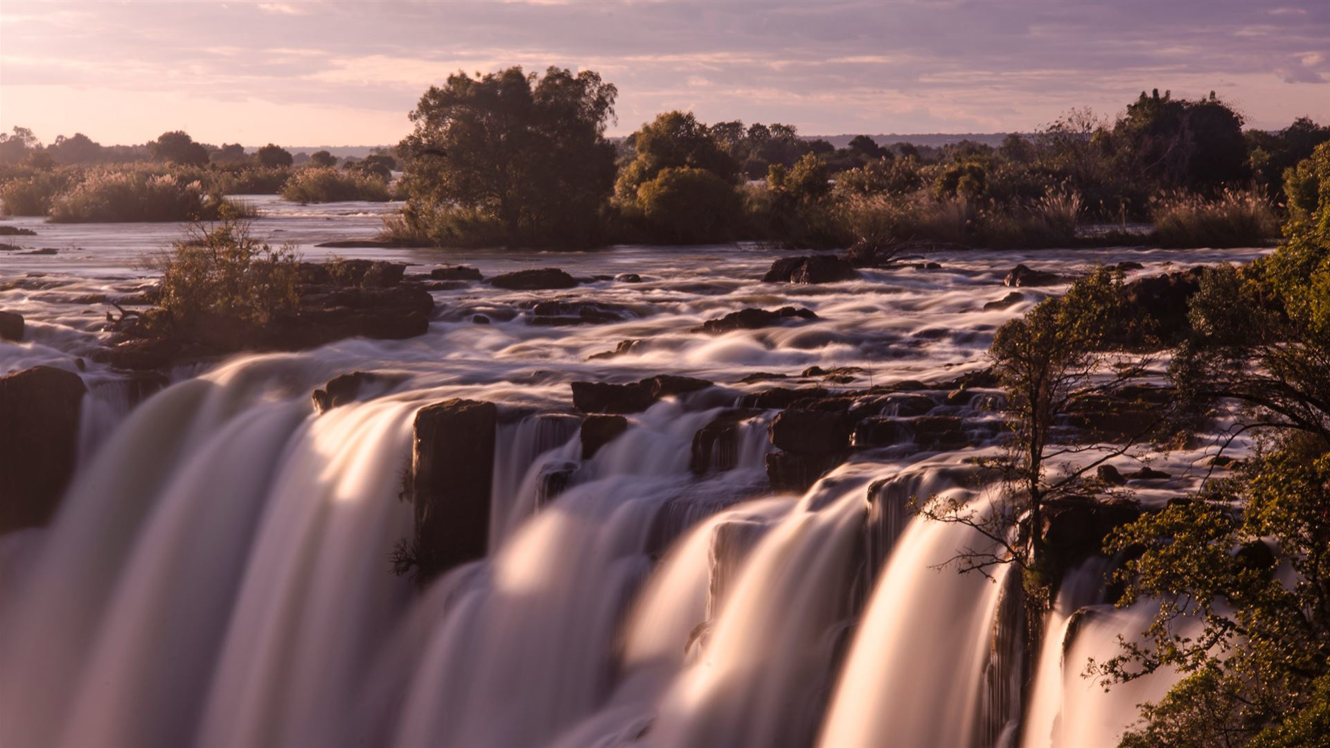 Click to view large image Johannesburg to Nairobi Overland: Waterfalls & Beaches
