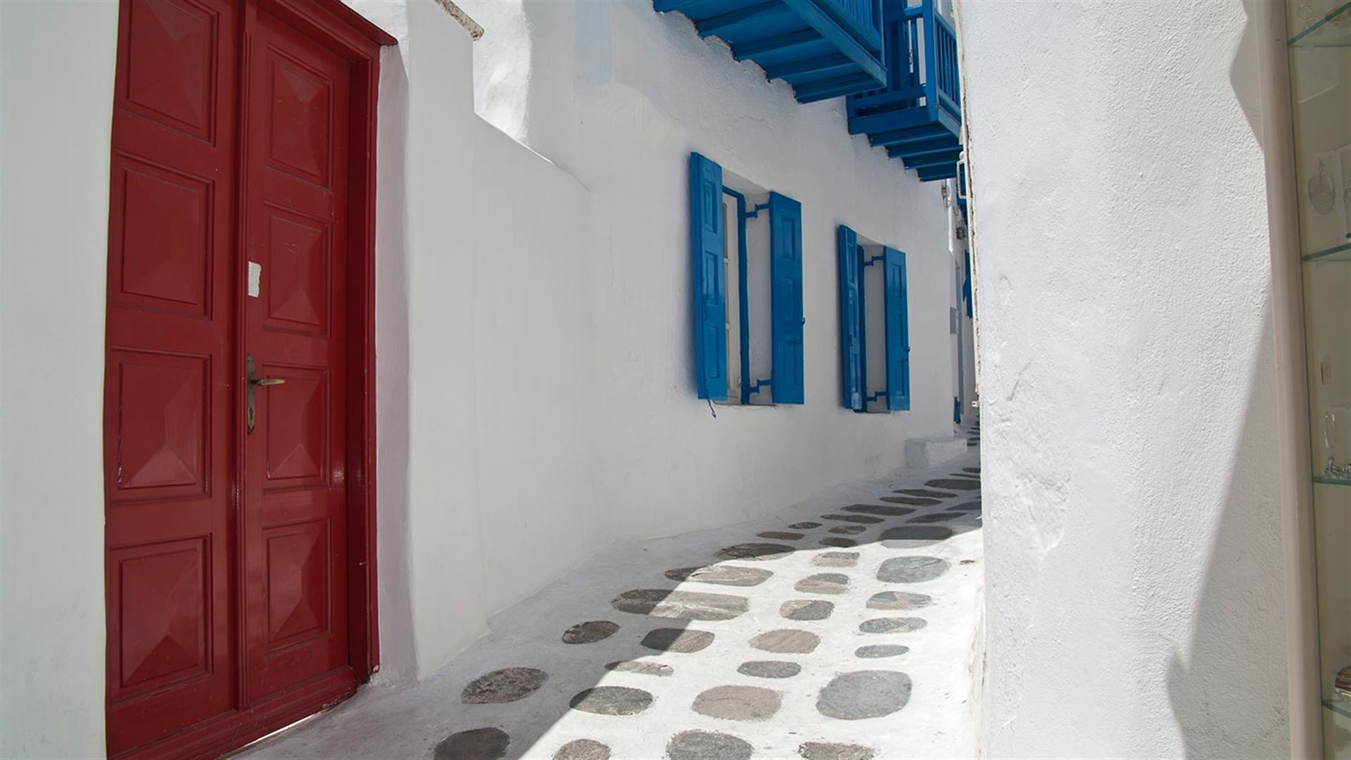Click to view large image Sailing Greece - Santorini to Mykonos
