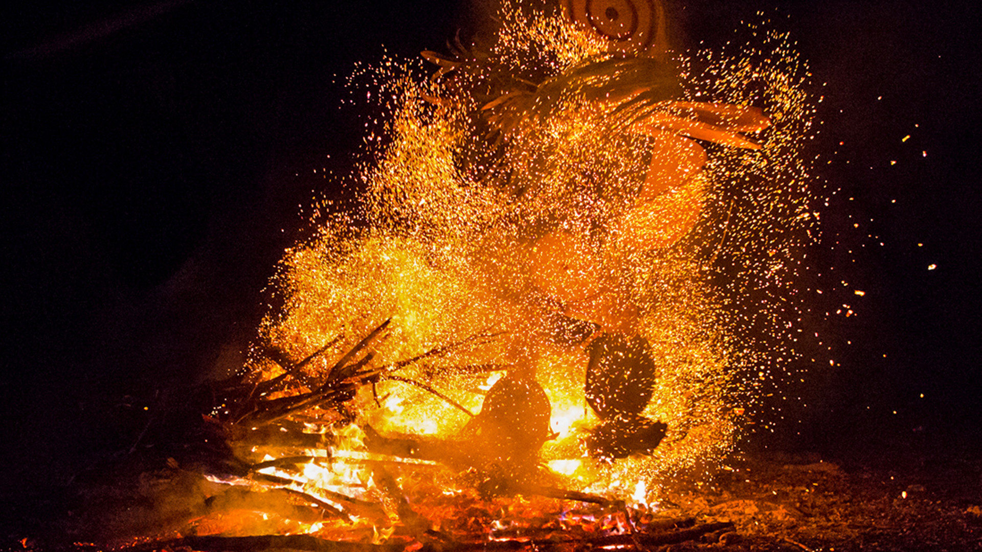 Click to view large image Papua New Guinea Expedition: Firedance Festival