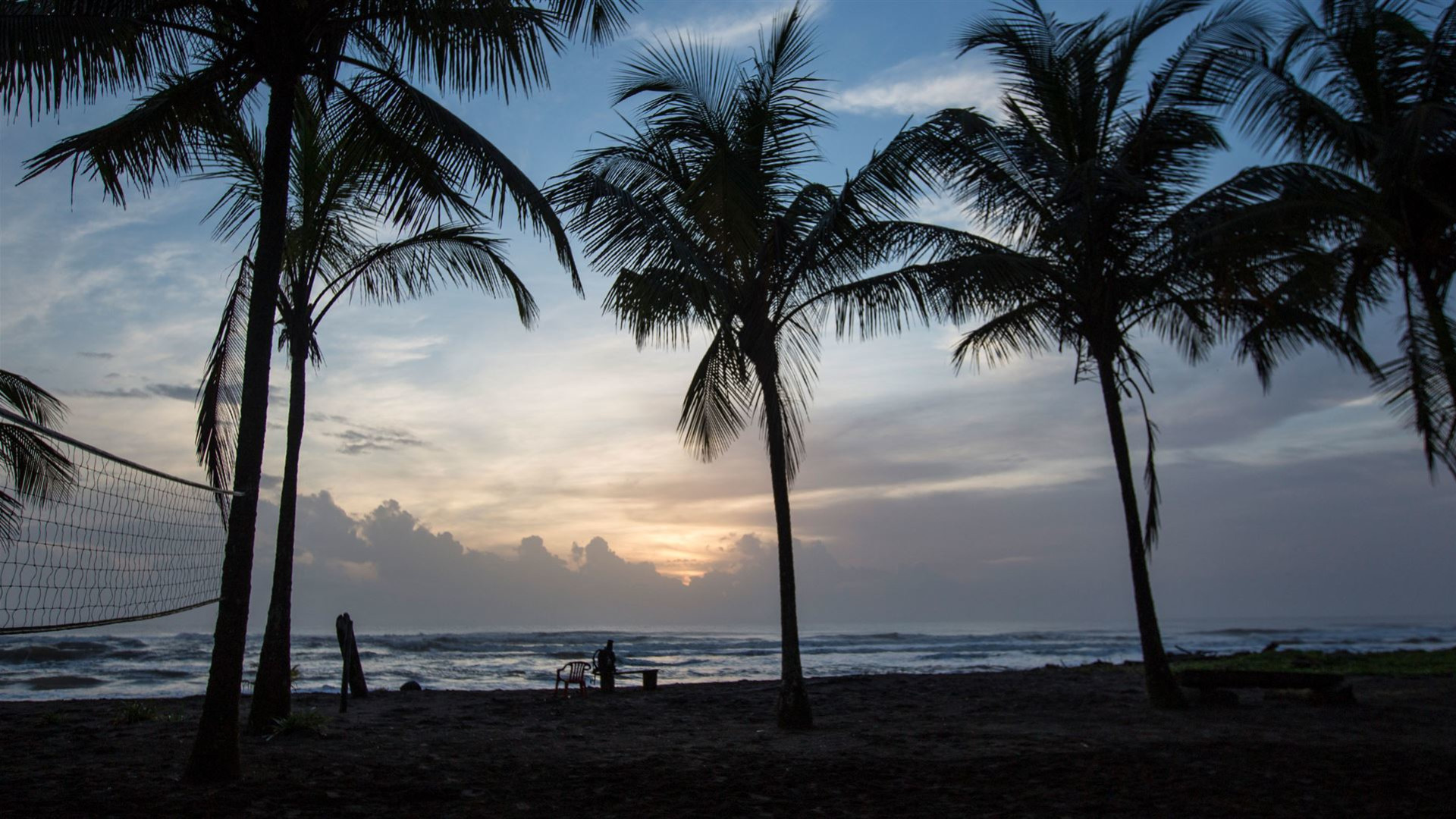Click to view large image Costa Rica: Ocean Waves & Sunsets