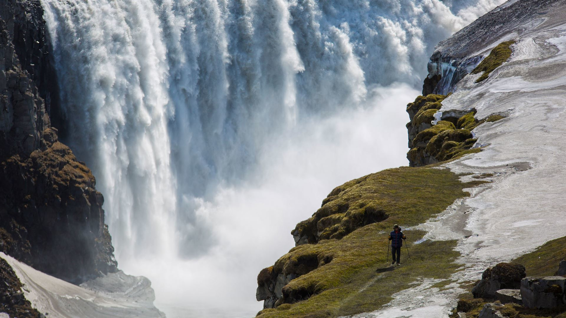 Click to view large image Trekking Eastern Iceland