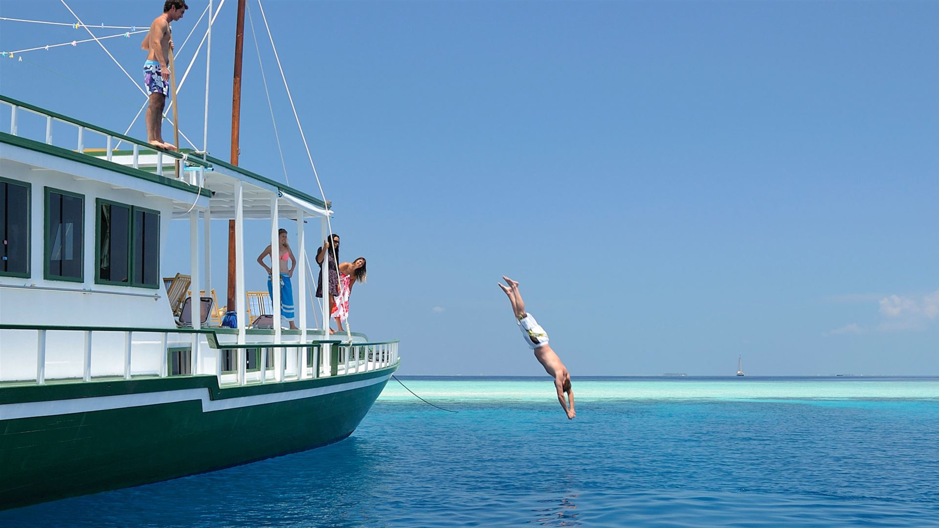 Click to view large image Essential India & Maldives Sailing