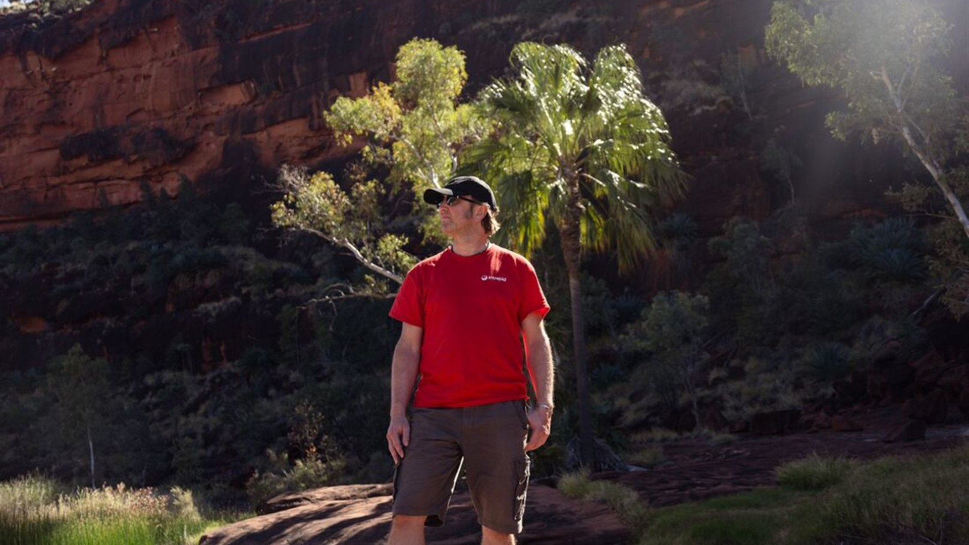 Click to view large image Red Centre & Uluru Explorer