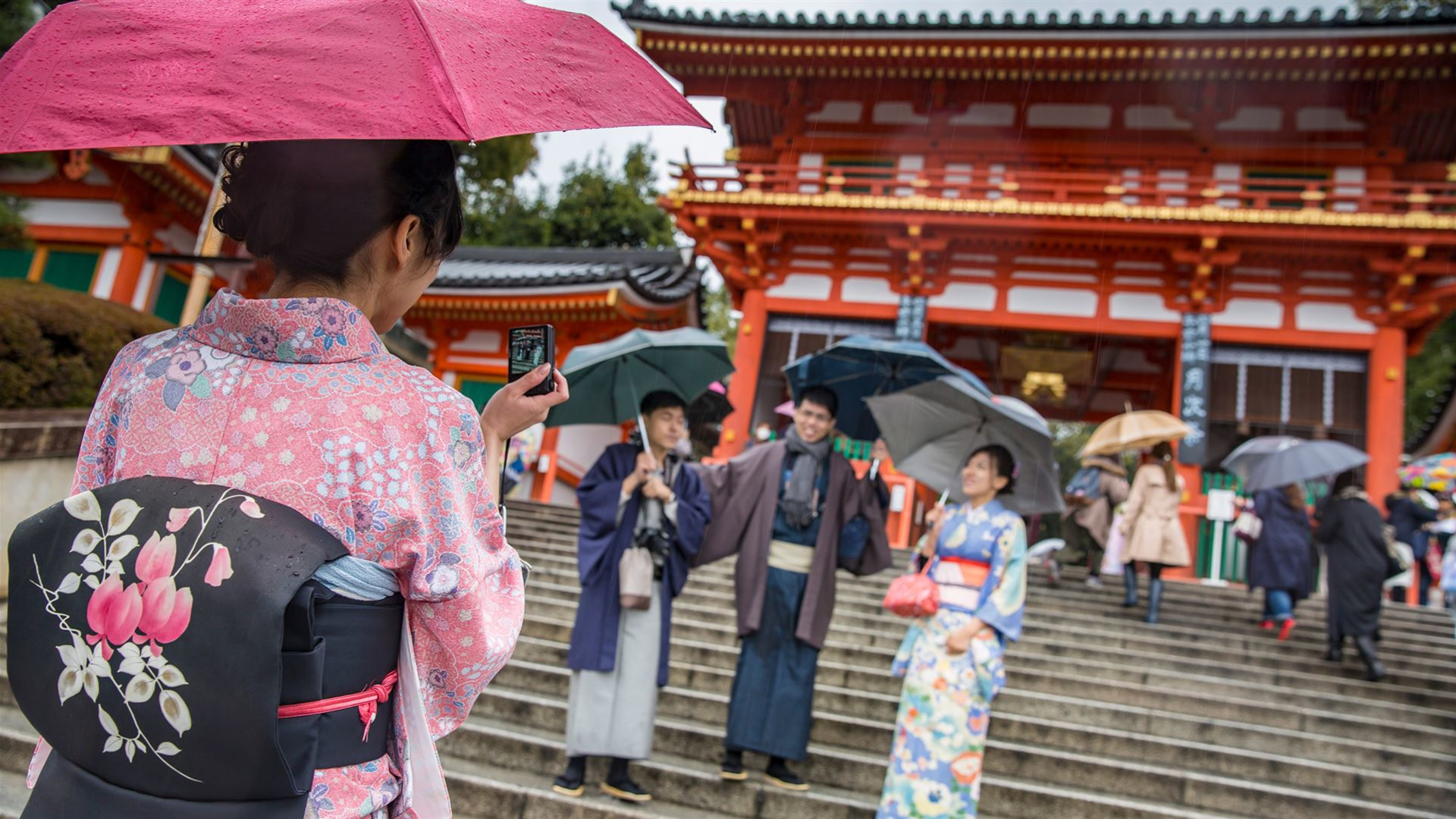 Click to view large image Japan: Tokyo Nights & Kyoto Temples
