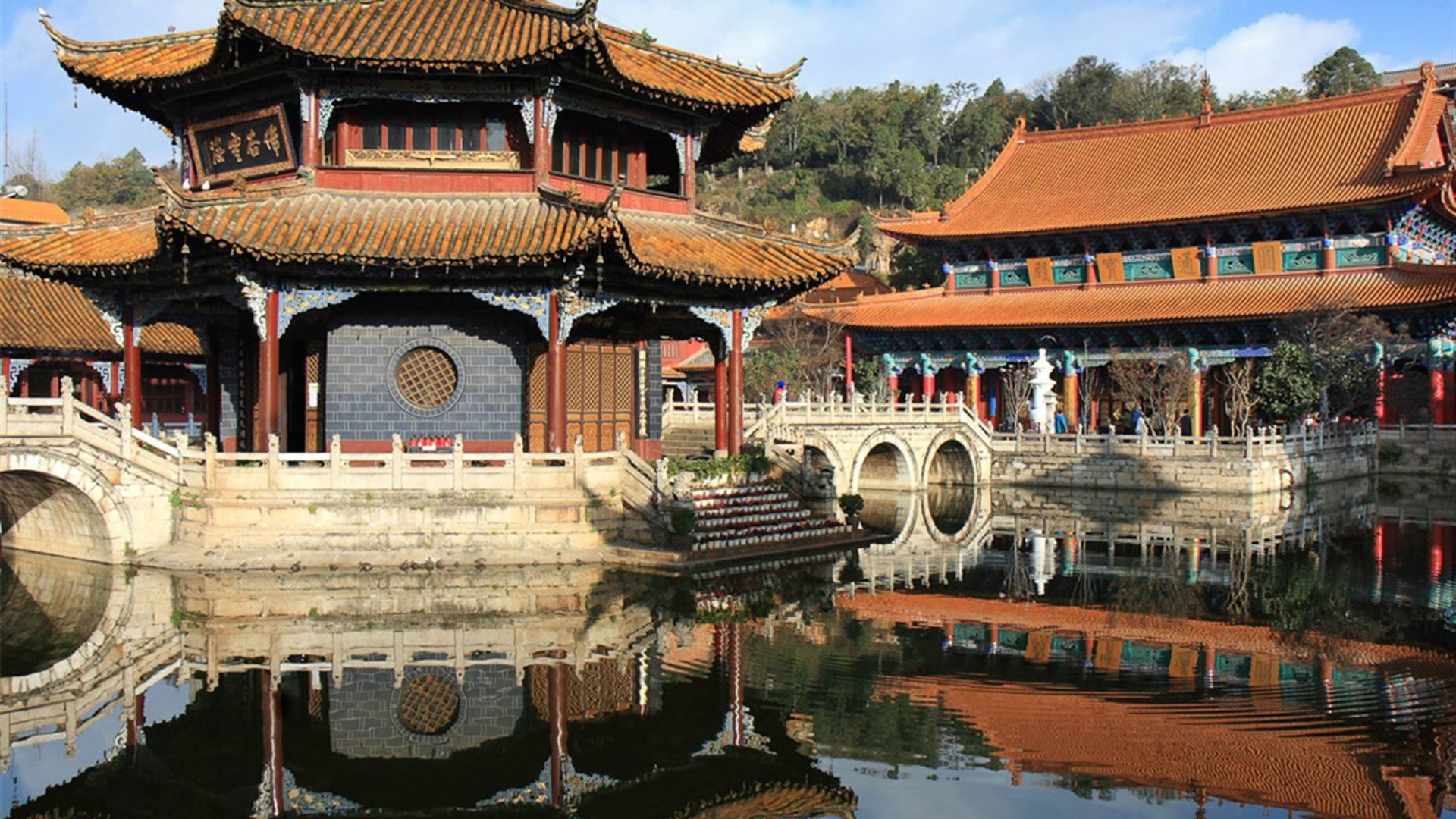 Click to view large image China & Vietnam: Chengdu to Hanoi