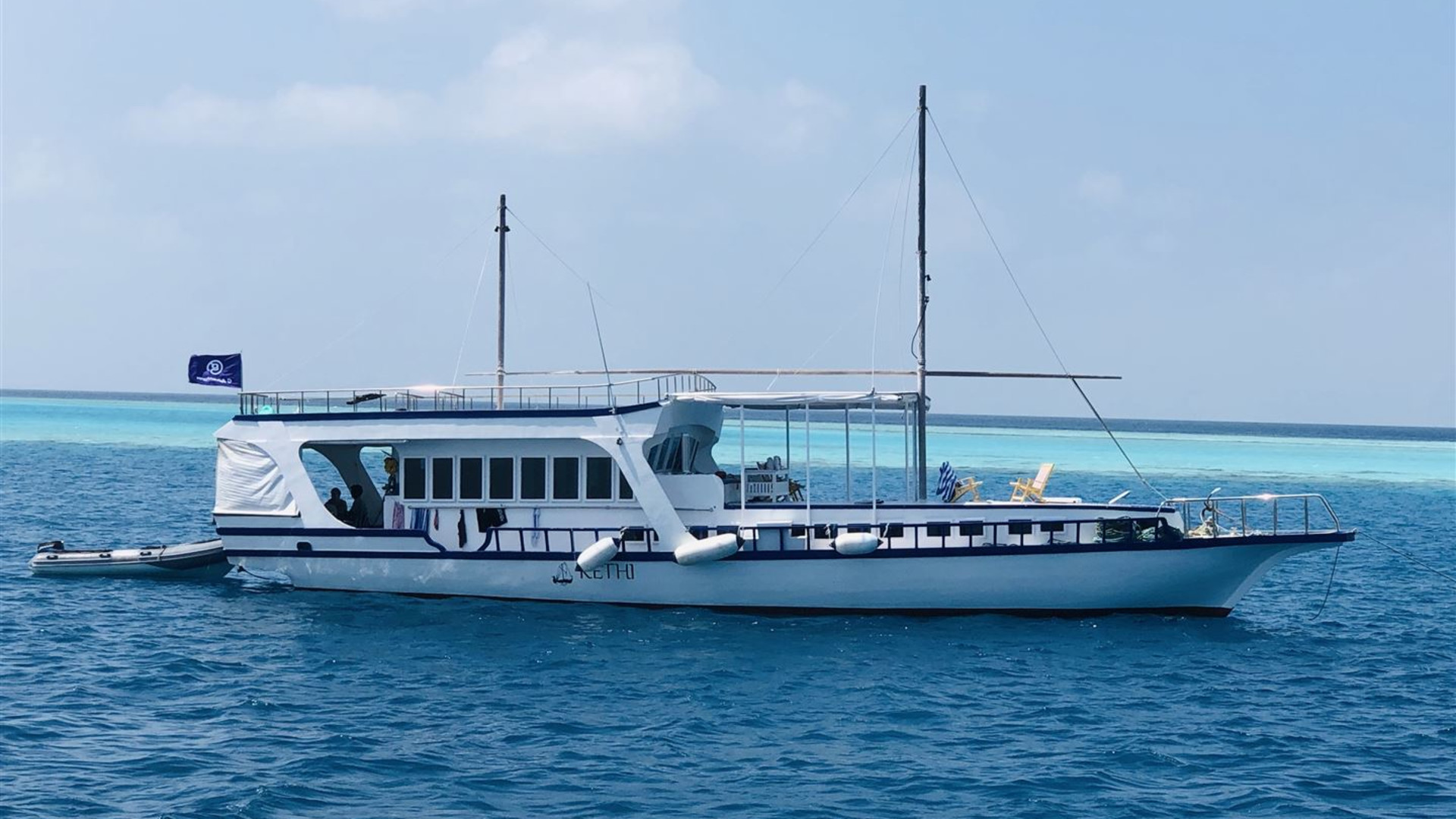 Click to view large image Maldives Cruise: Indian Ocean Dhoni Life