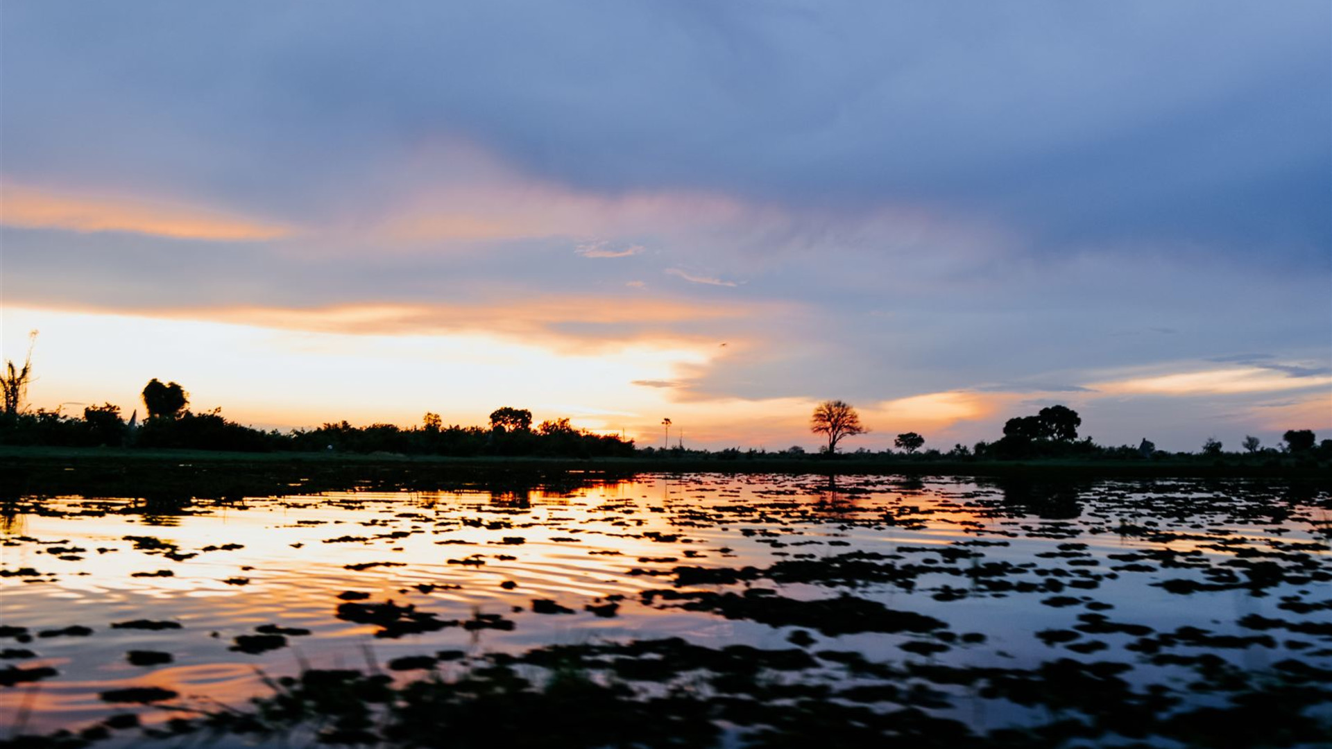 Click to view large image Botswana & Zimbabwe Lodge Safari