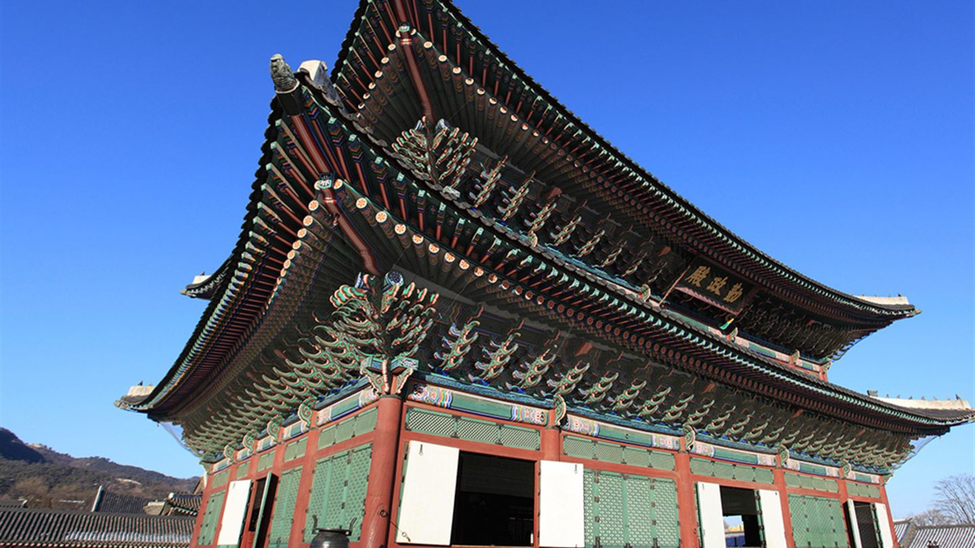 Click to view large image Seoul to Osaka: Beaches & Big Cities