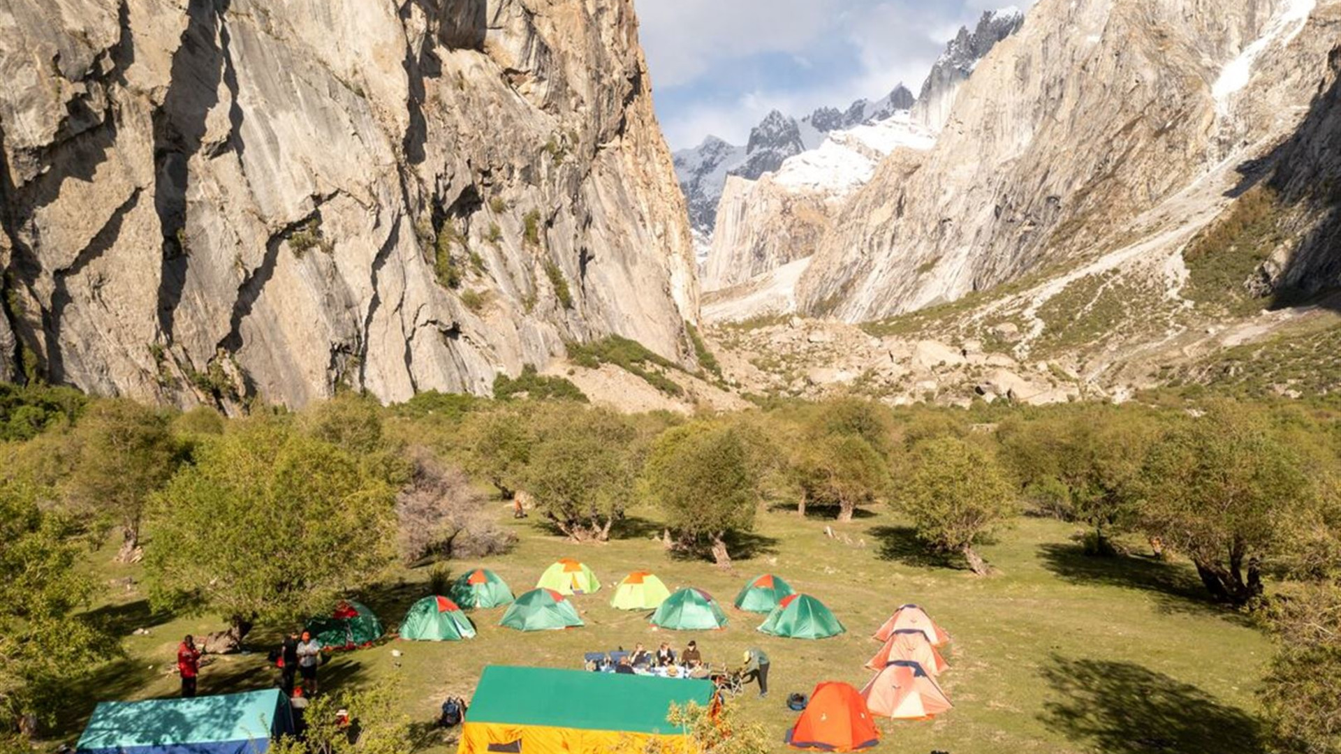 Click to view large image Trek Pakistan's Nangma Valley and Karakoram Mountains