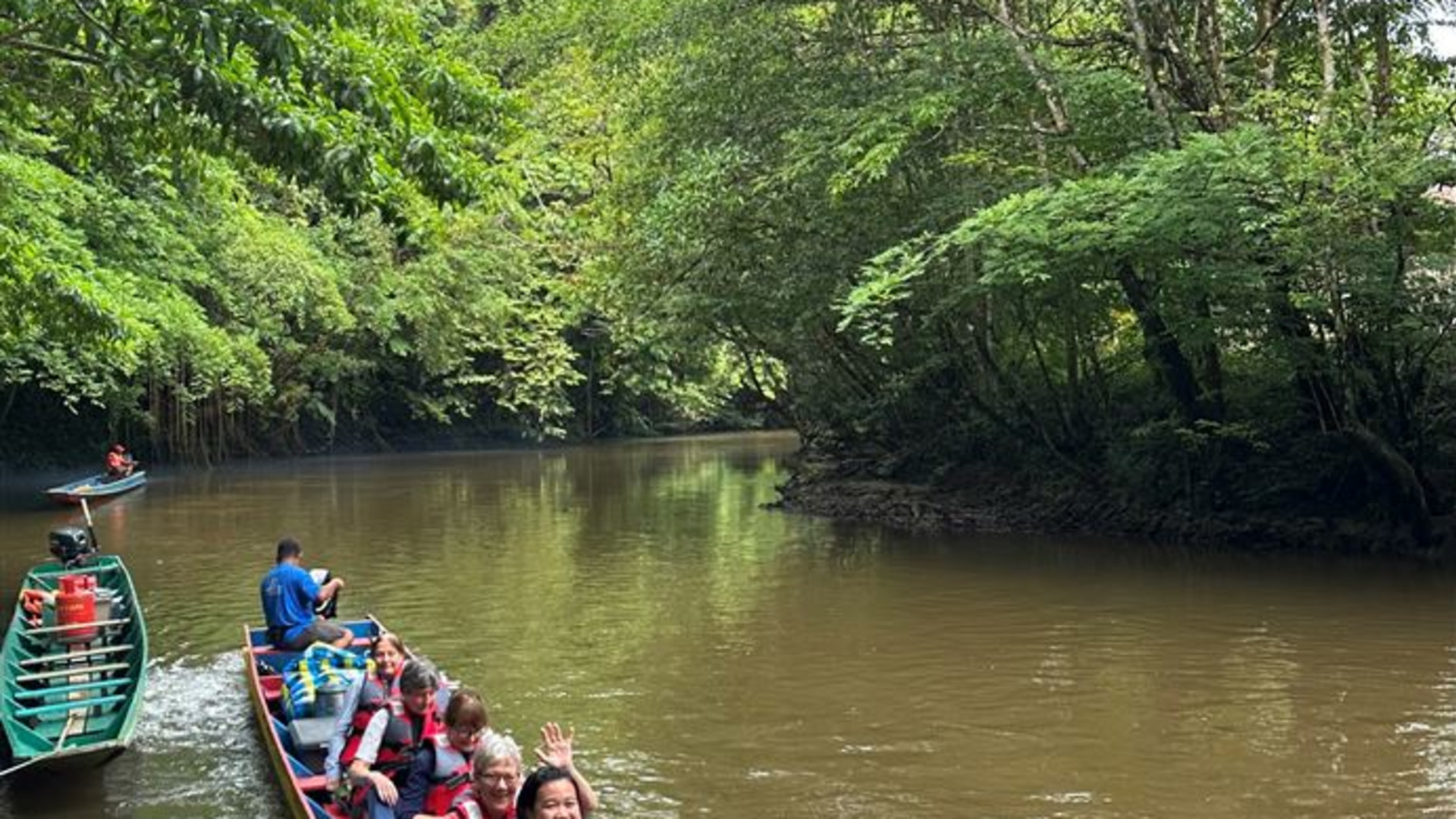 Click to view large image Borneo Wildlife Discoverer