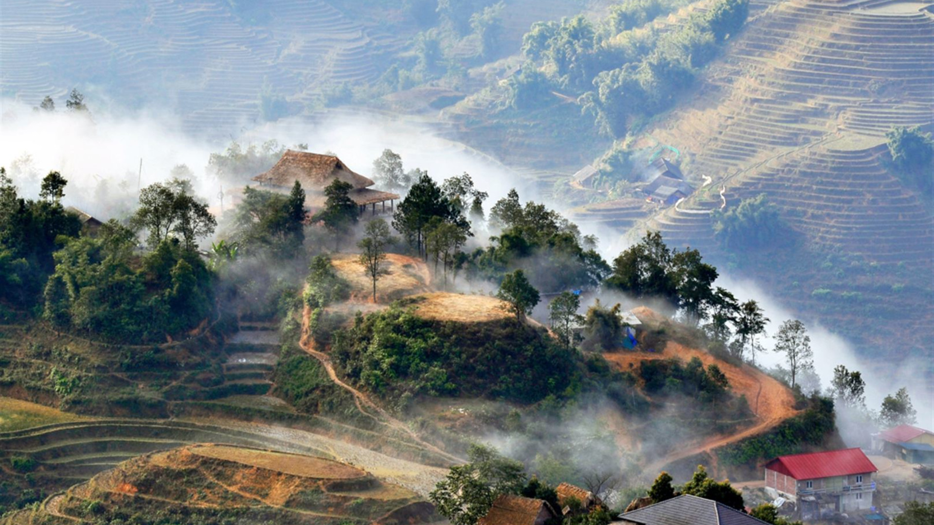 Click to view large image Hiking in Sapa