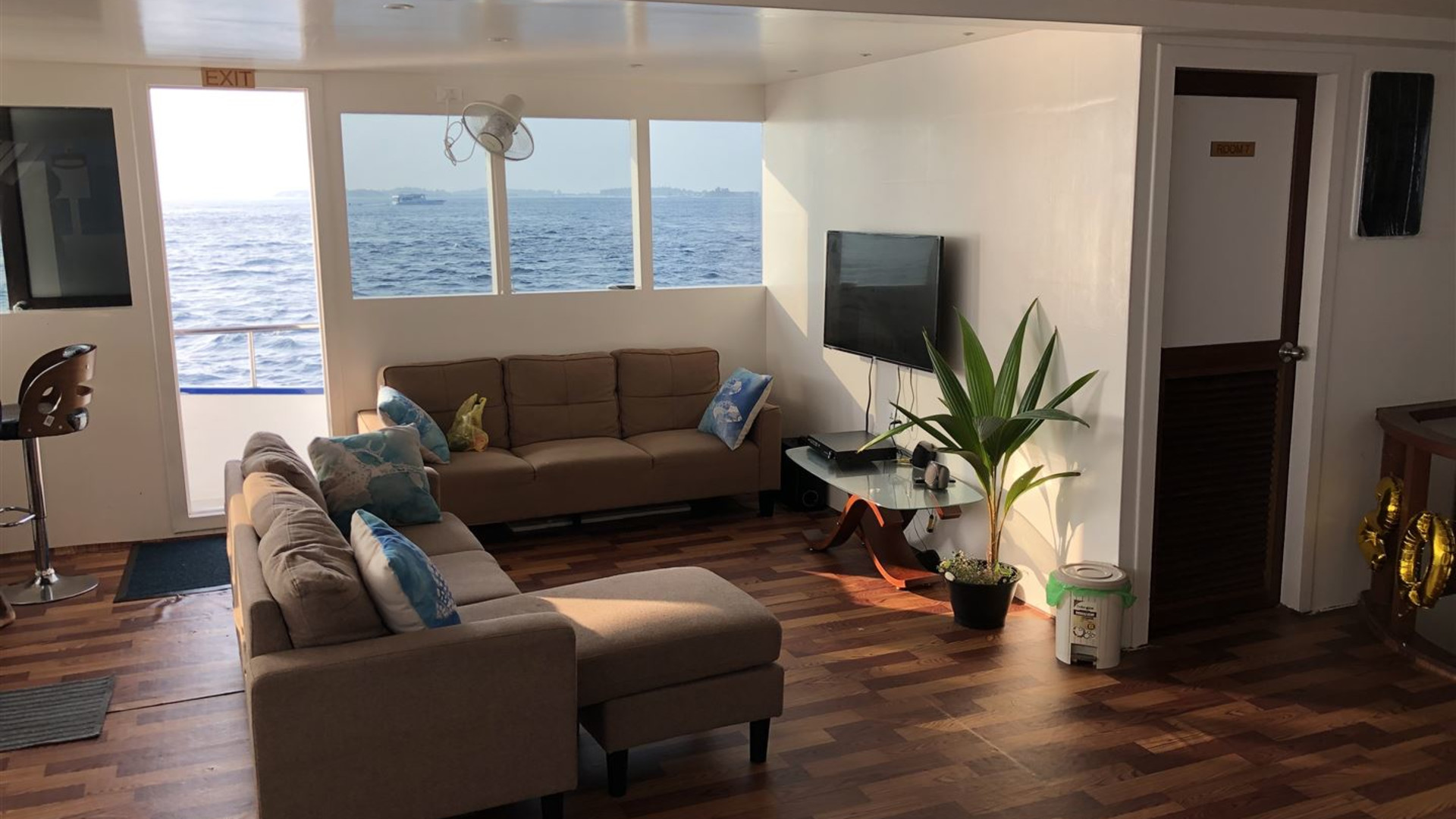 Click to view large image Maldives Dhoni Explorer