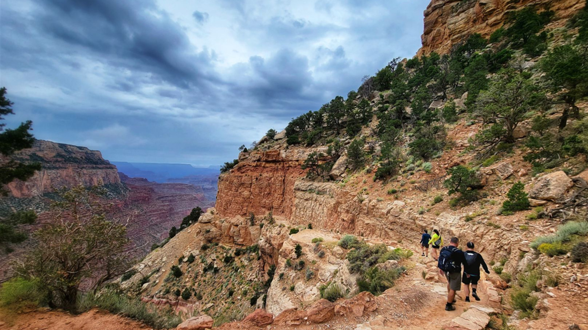Click to view large image Premium Hiking in the Grand Canyon