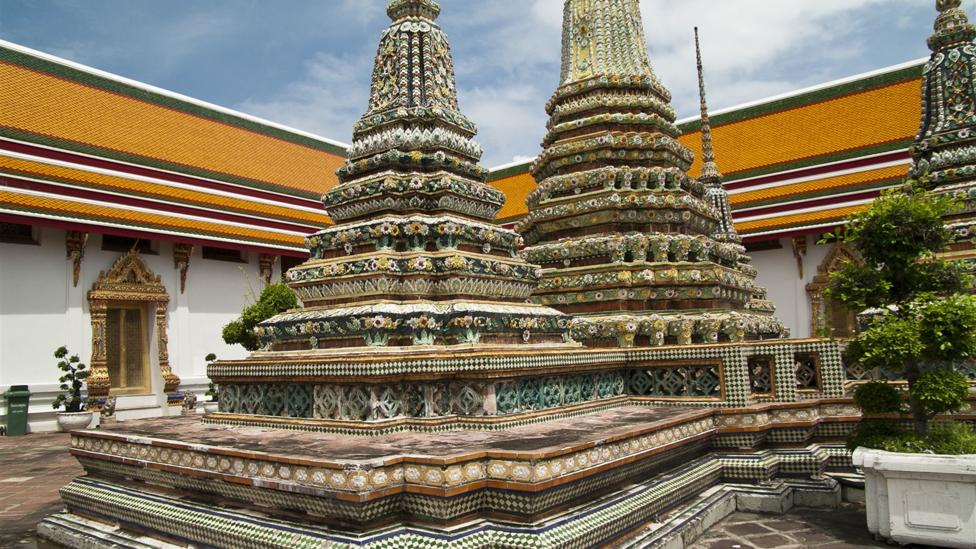 Click to view large image Bangkok Day Tour: Thai Foodie Tour and Cooking Class (half day)