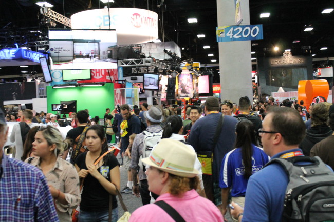 SDCC_FLOOR