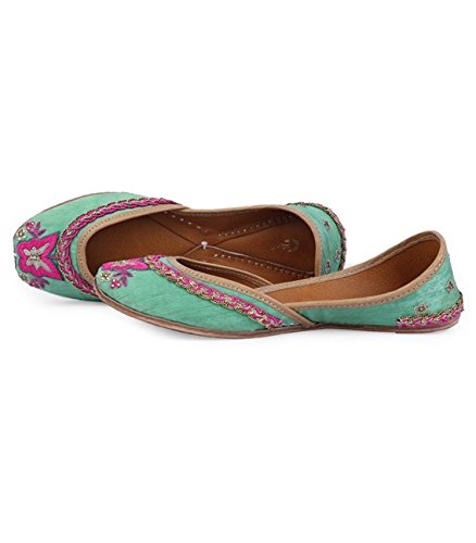 ethnic footwear for girls