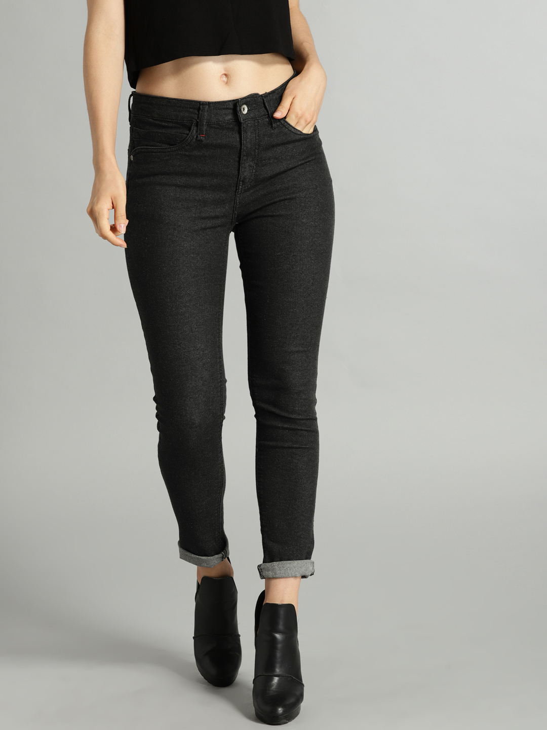 Roadster Women Black Slim Fit Mid-Rise Clean Look Stretchable Jeans Price in India