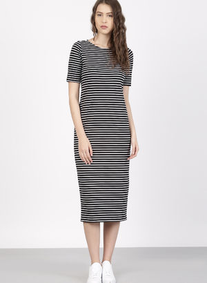 Black Coloured Striped Shift Dress Price in India