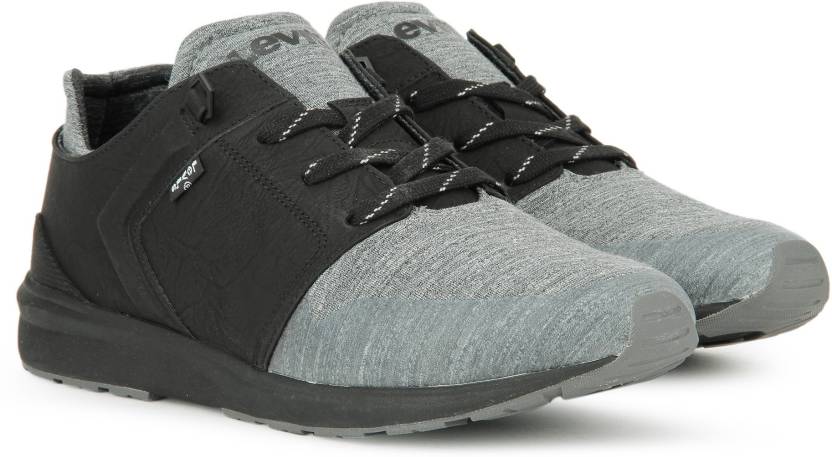 Levi's BLACK TAB RUNNER Casual For Men  (Black, Grey) Price in India