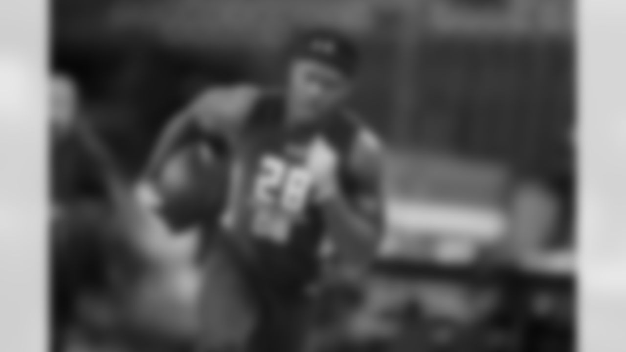 CB Cyrus Jones